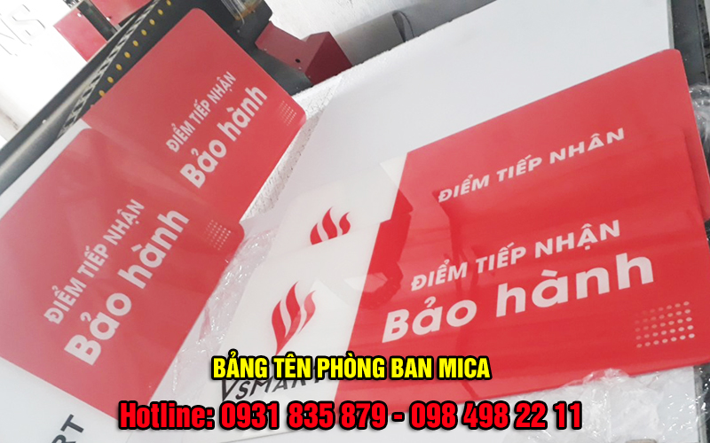 bang-ten-phong-ban-mica-in-uv