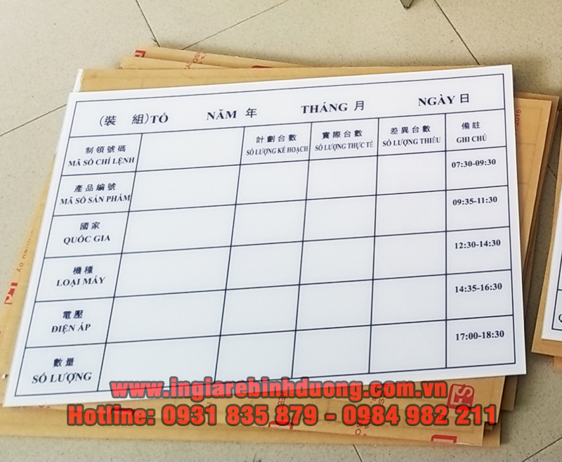 In bảng mica nội dung âm trong, viết bôi được
